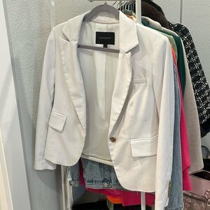 Banana Republic Blazer, white, petite size 6. Fits like a size 4. Lightly worn